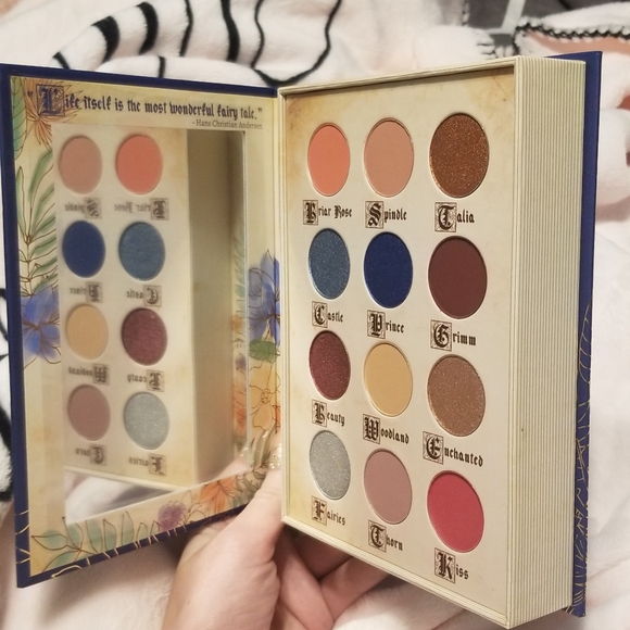 Storybook Cosmetics - Little Briar Rose Eyeshadow - Picture 4 of 5